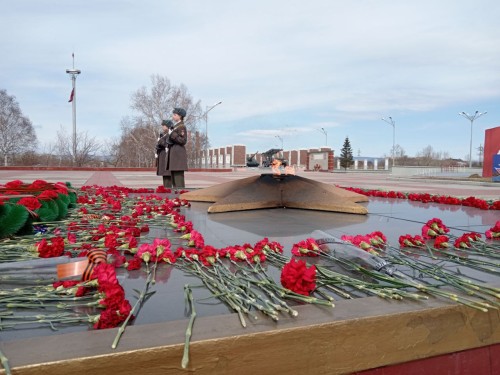 Возложение Цветов к Мемориалу боевой и трудовой славы