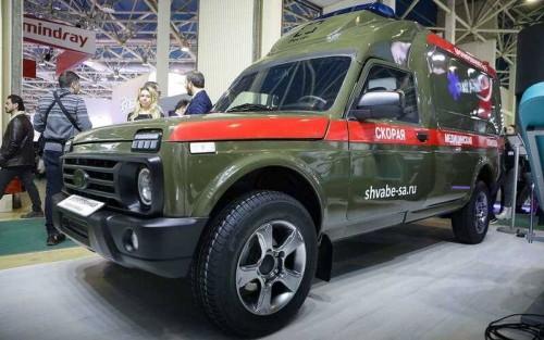 Ростех представил бронированную Lada Niva Legend медицинского назначения